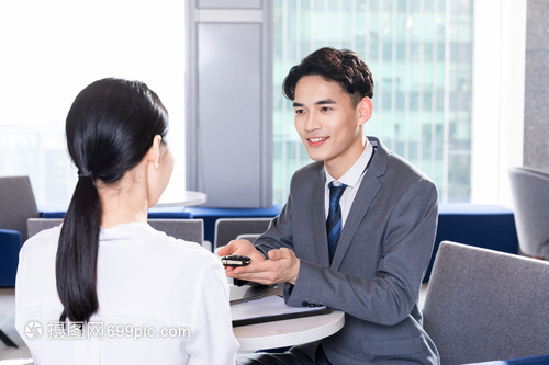 從銷售員到商務顧問 汽車銷售中的商務咨詢藝術